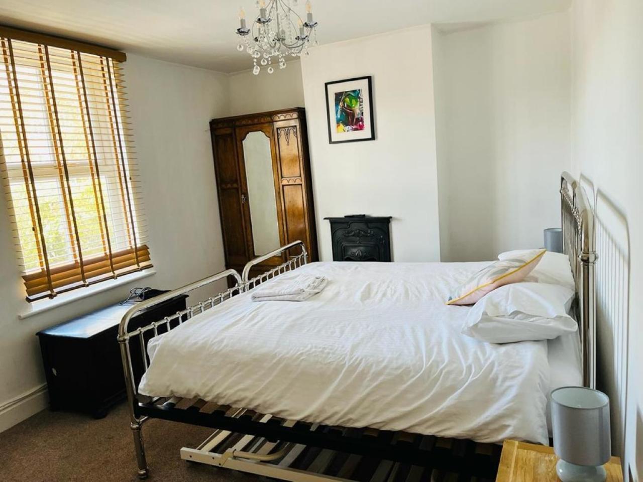 Bodhi Tree Cottage - Grove Road Cottages 스트렛포드-어폰-에이본 외부 사진